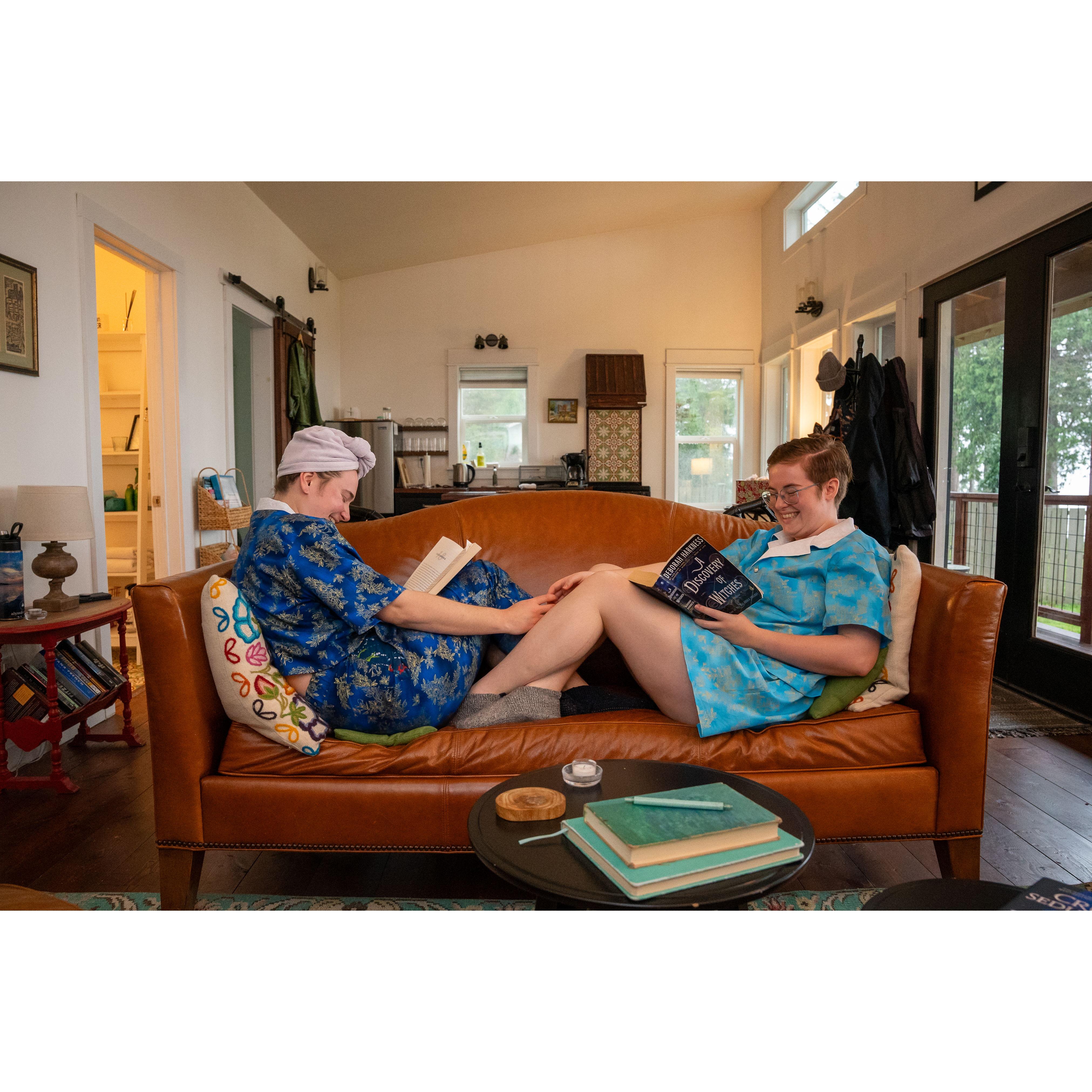 We started our wedding morning slow with books and coffee on the couch