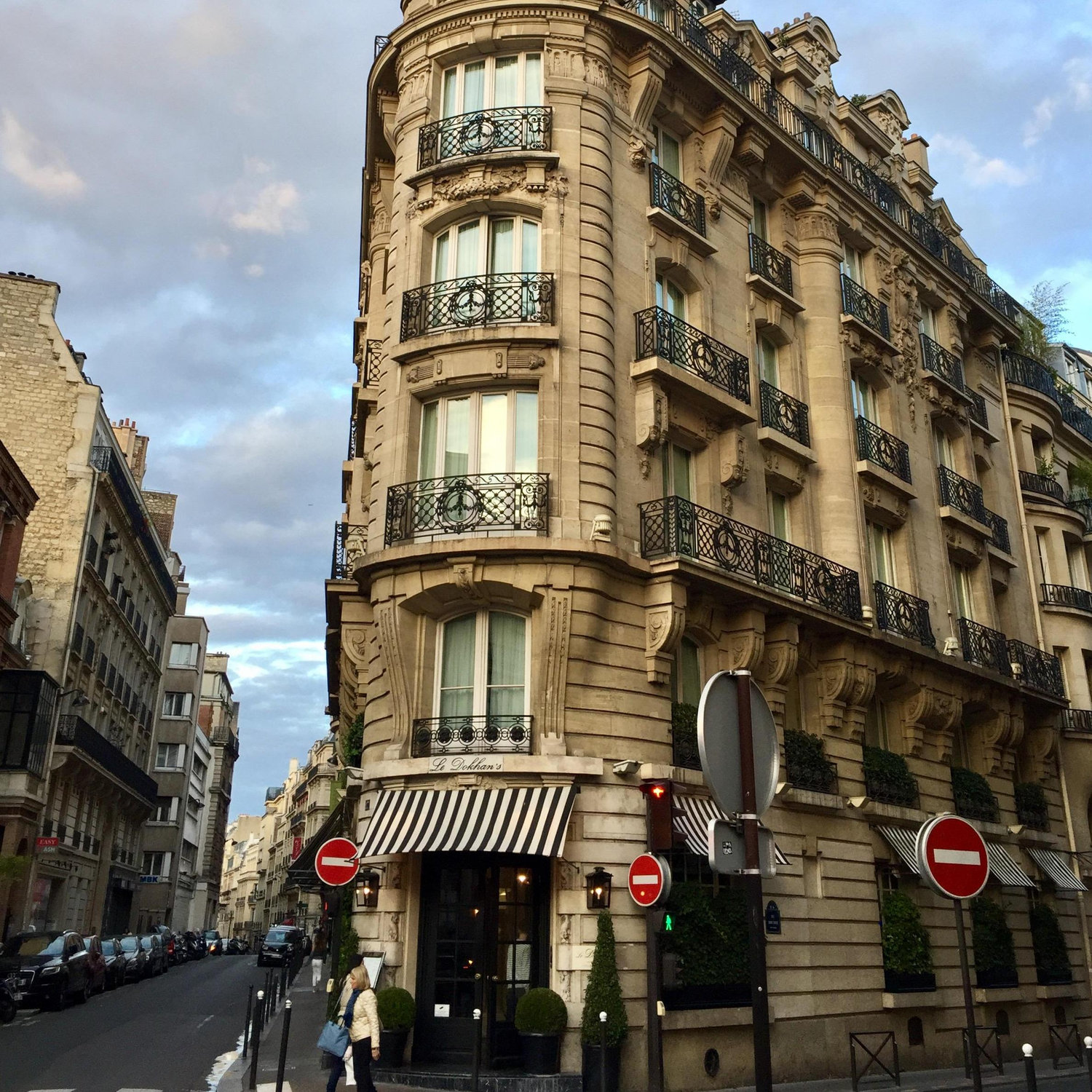Scenic Historic Inn in Paris