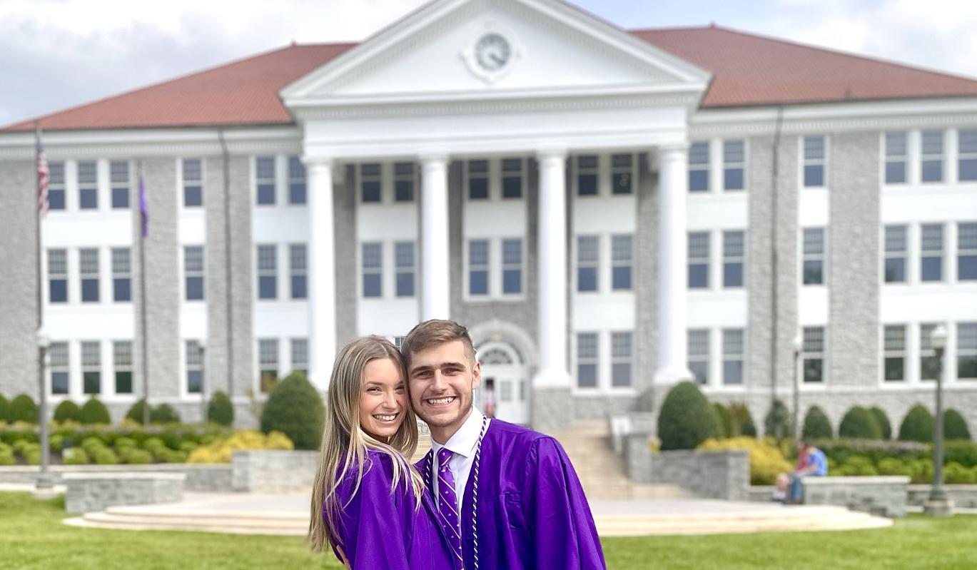 The Wedding Website of Lindsay Mullen and Reece Showalter