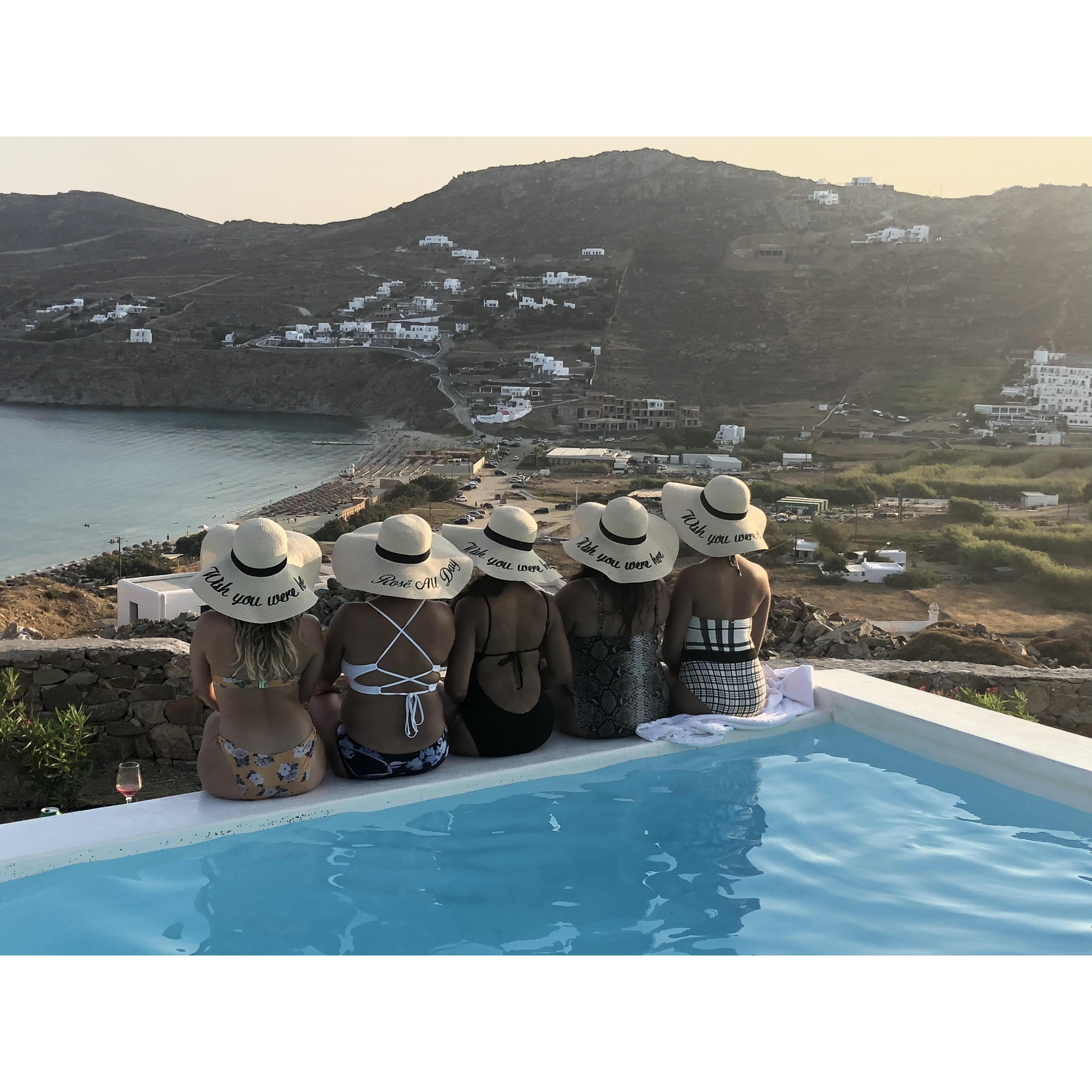 The ladies with their hats, Mykonos