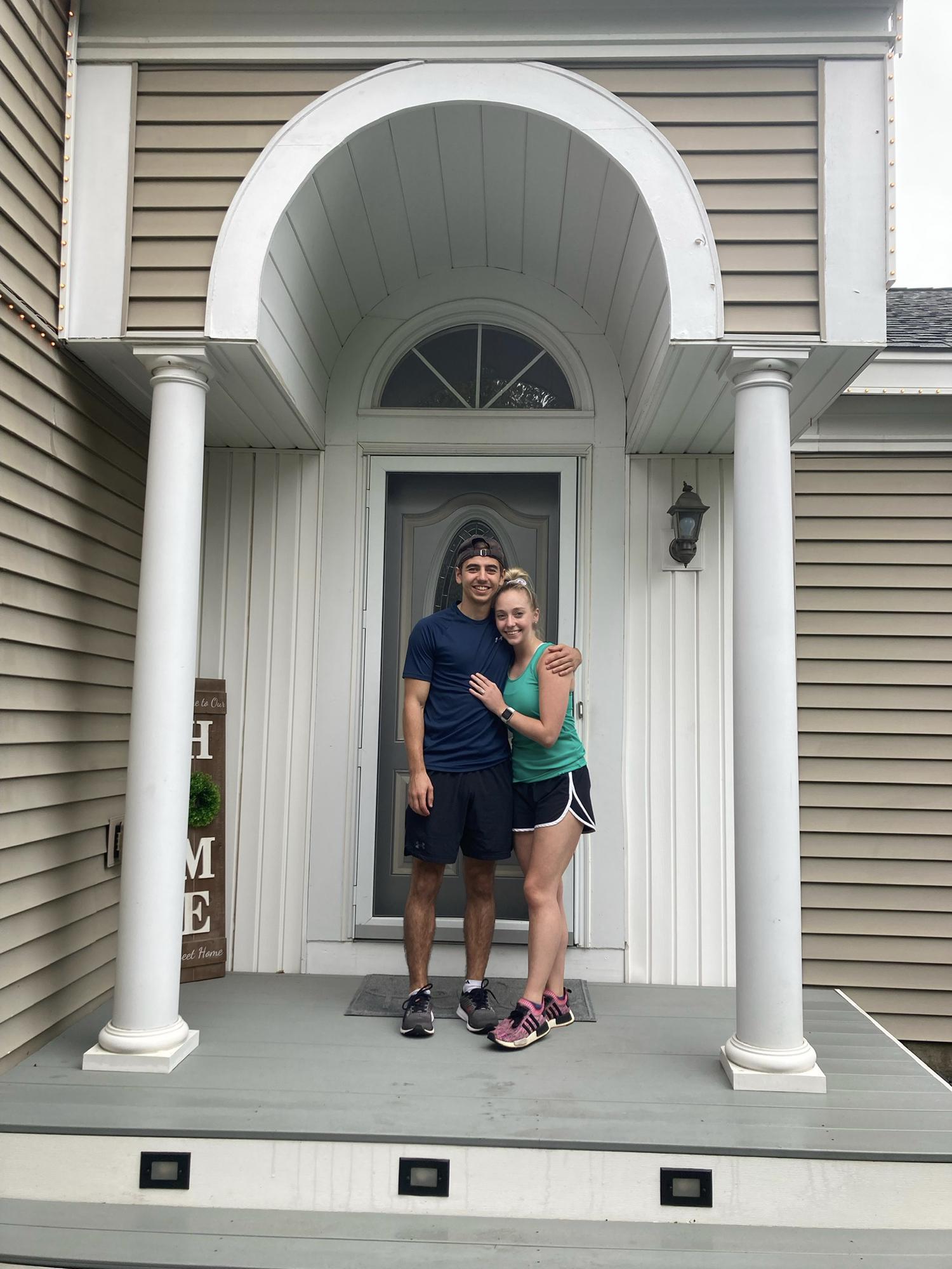 September 2022 - busy decorating and hauling furniture to the new house!
