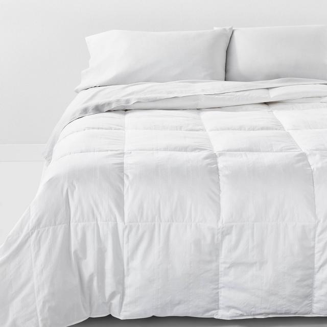 Full/Queen Mid Weight Down Blend Comforter - Casaluna™
