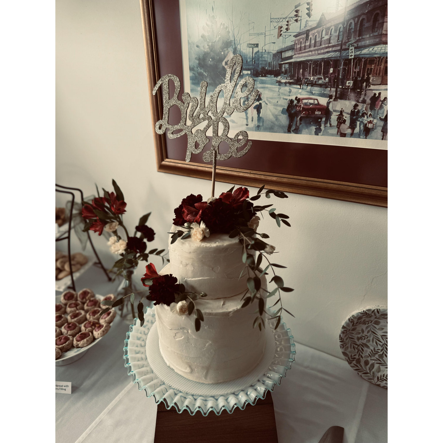 In addition to the amazing meal, a vast variety of cookies, and an ice cream sundae bar, Justine also made this GORGEOUS cake for the bridal shower!🌹