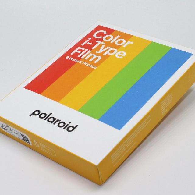Polaroid i-Type Color Instant Film for the Polaroid Now and OneStep2 Cameras - Brand-new 2023 stock - Classic White Frame