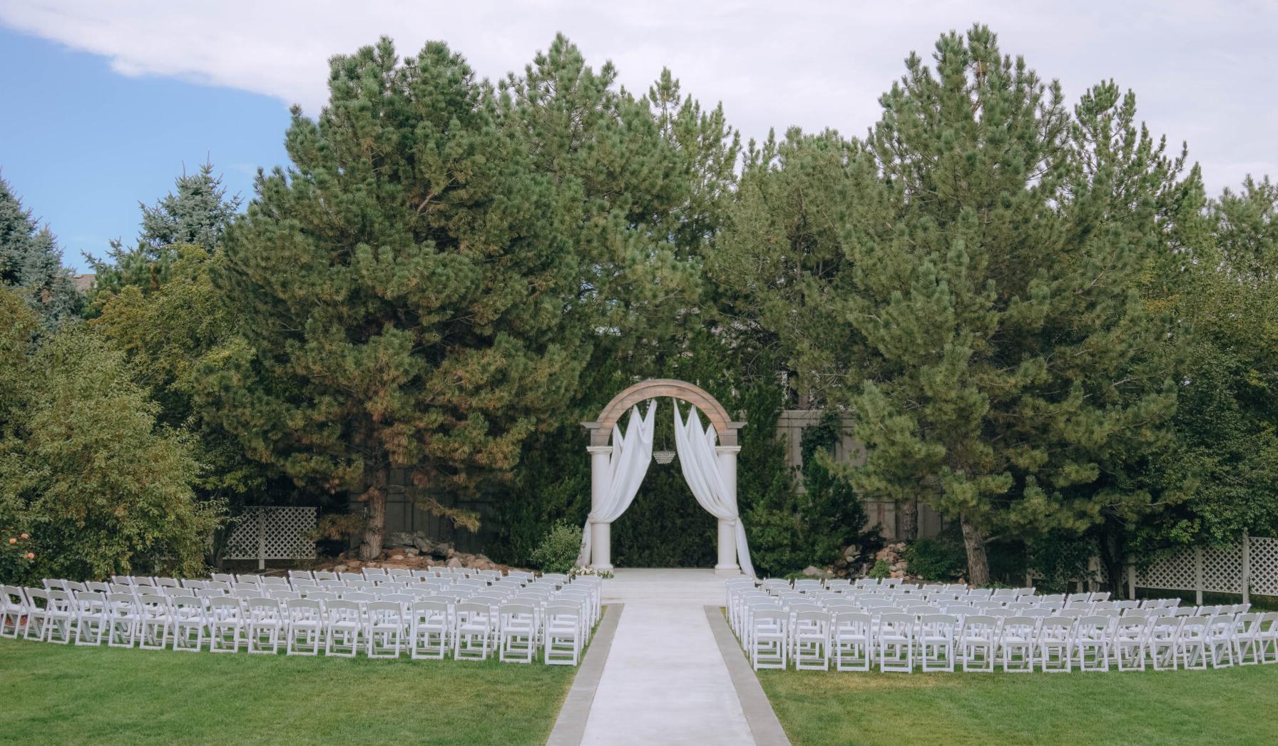 The Wedding Website of Alicia Austin and Devon Cowans