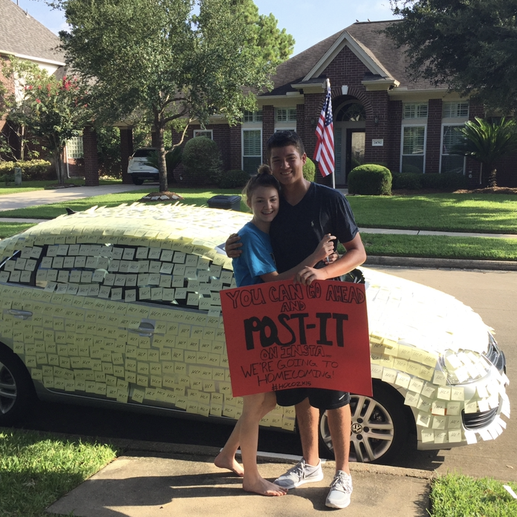 Jacob covered Emma's entire car with Post-It notes to ask her to homecoming!