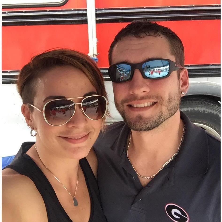 Tailgating with the Greeson's, cheering on our DAWGS!