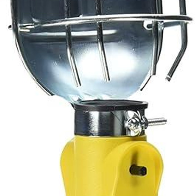 Bayco SL-425A Metal Shield Incandescent Utility Light with 16-Gauge Cord and Grounded Receptacle