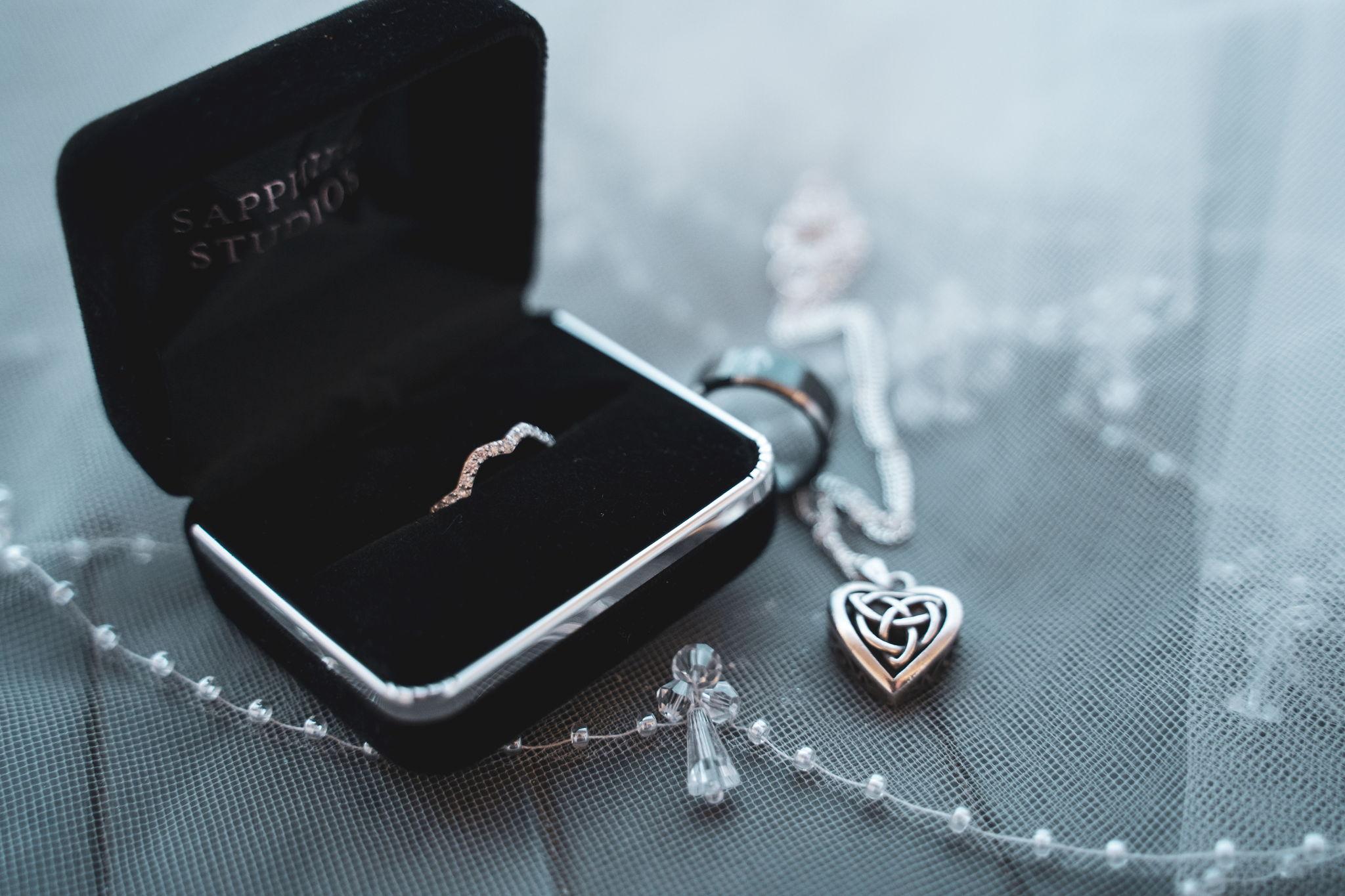 The Wedding Website of Elisabeth Serenity Louise Phoenix and Alexander Urias Marin