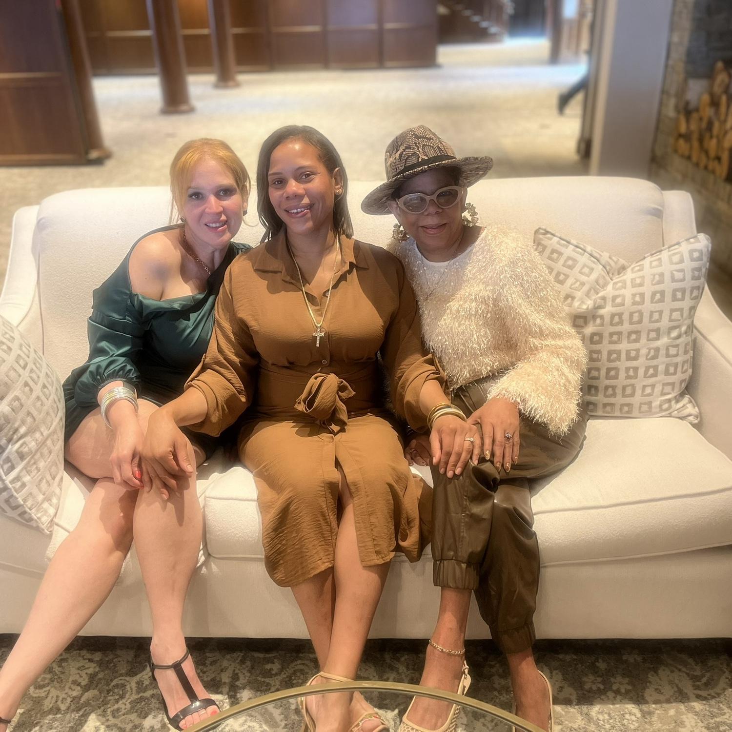 When you’ve got double the moms, you’ve got double the backup 💗