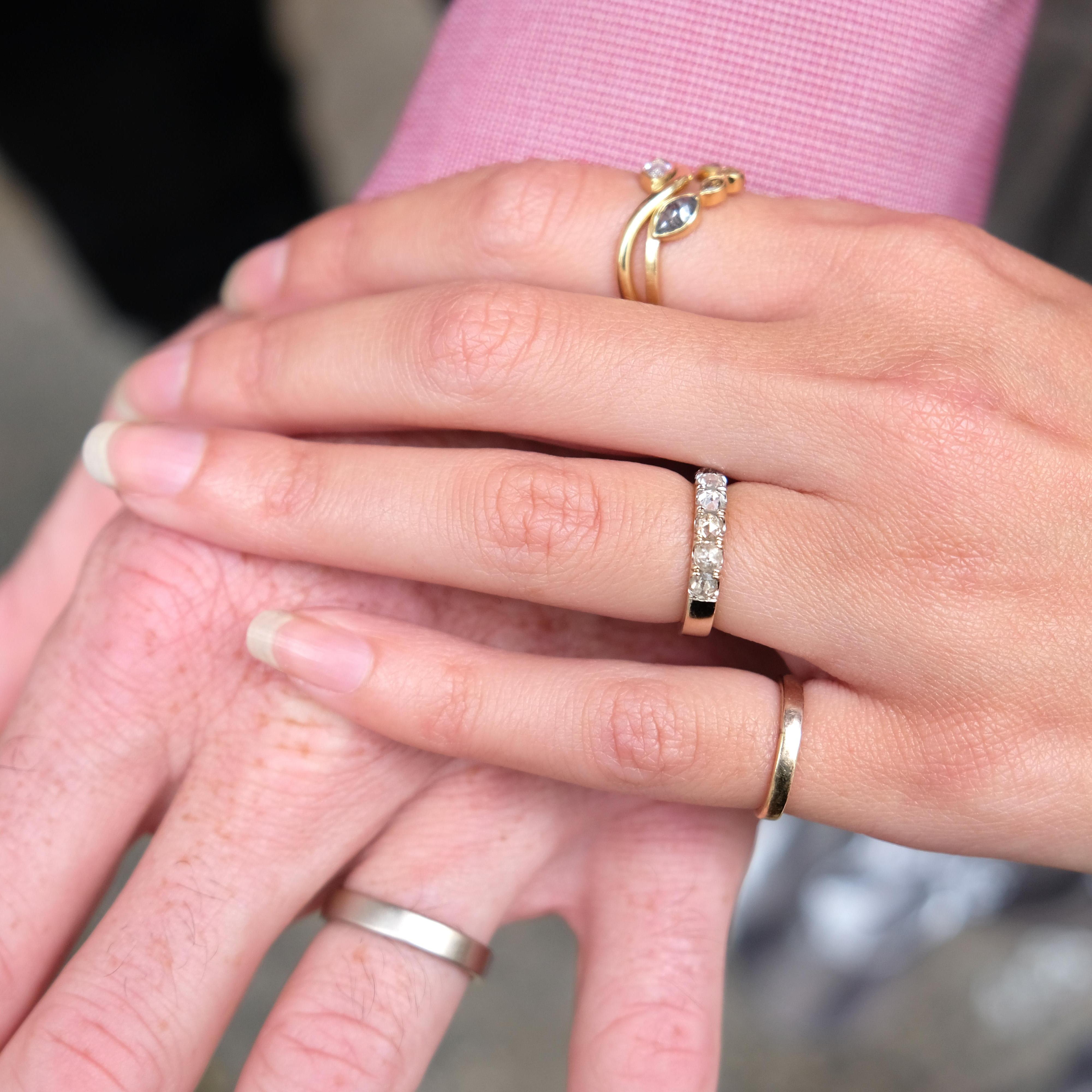 yes, lindsay made the rings!