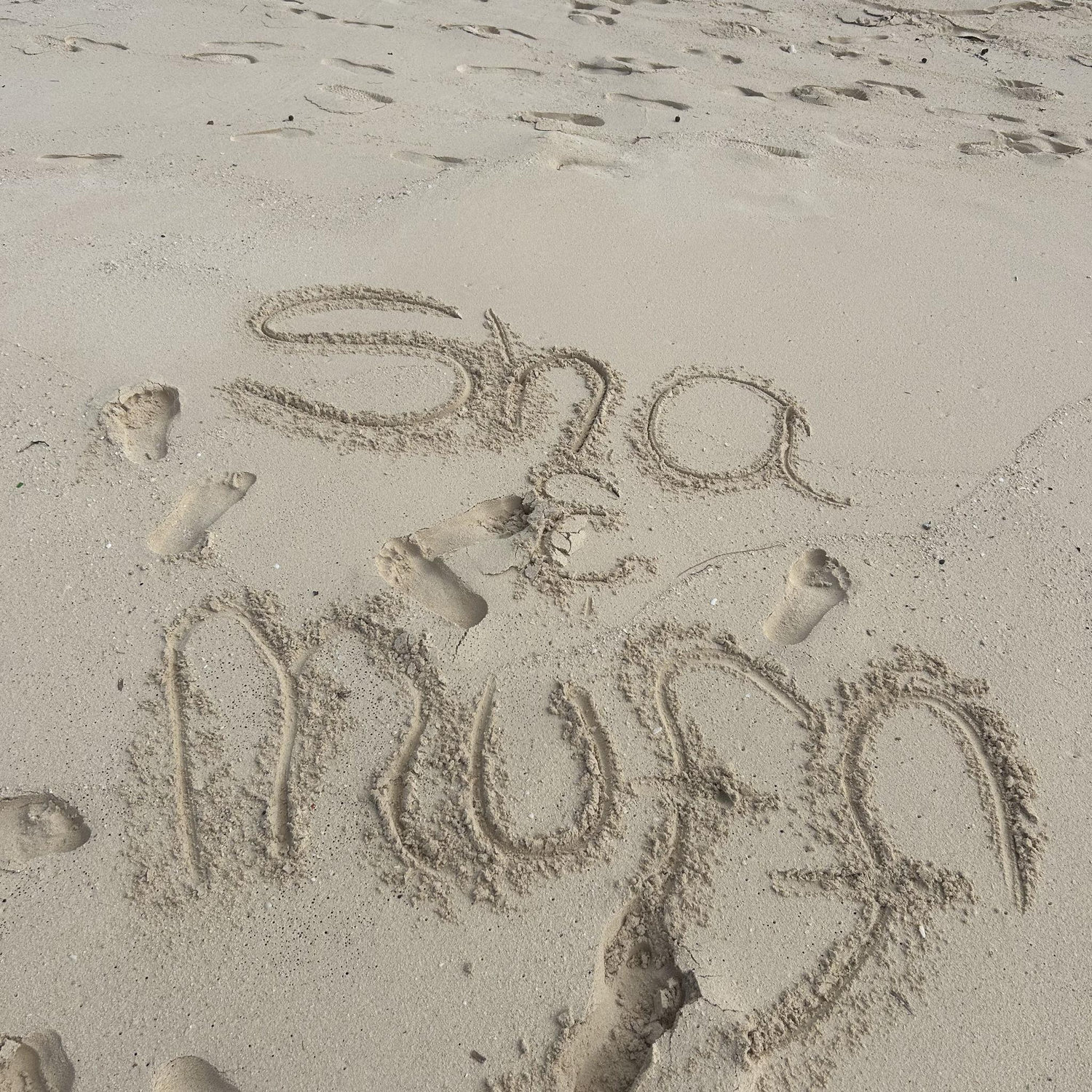 Grand Turks 2024, nothing says love like your names in the sand......