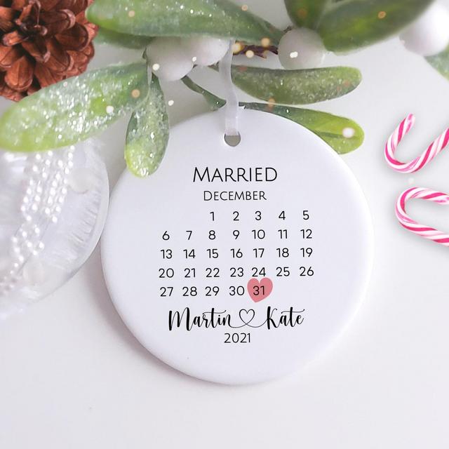 Married Couple Personalised Calendar with Names, Special Date Keepsake, the Big Day Gift, Ceramic Wedding memento.
