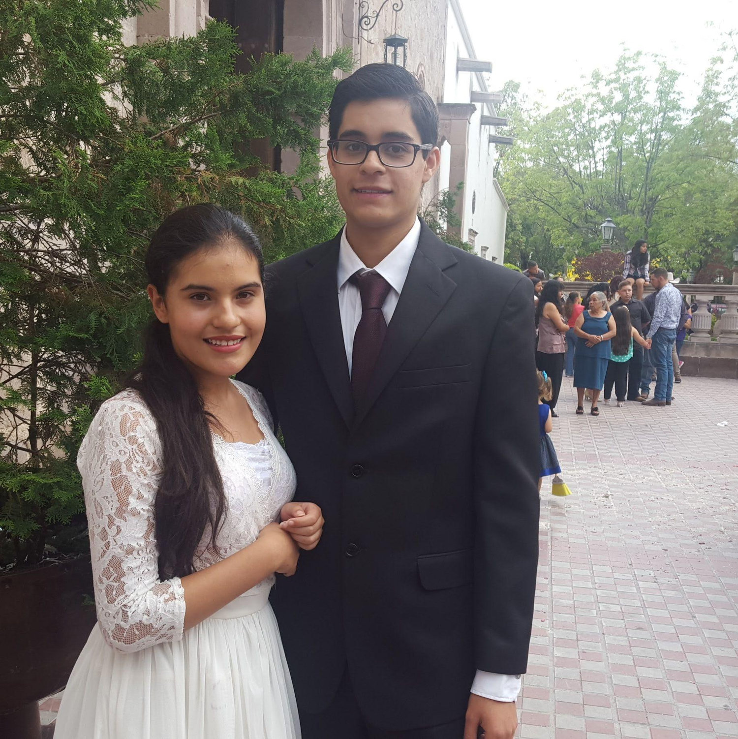 Julio, 2016, misa de graduacion de Alexander, en la misma parroquia de nuestra boda y casualmente utilizando los mismos colores de ropa