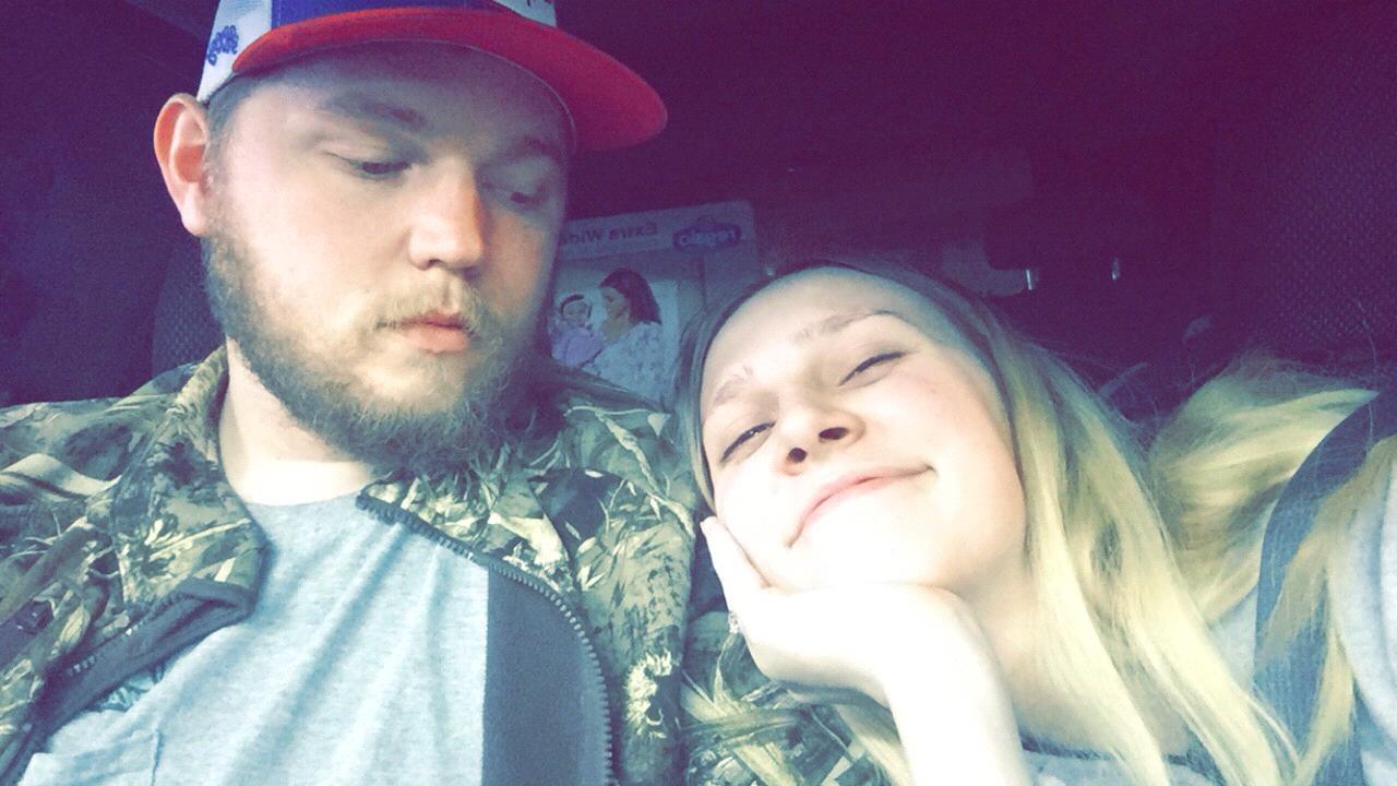 I swear he does love me.