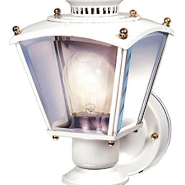 Heath Zenith SL-4150-WH 150-Degree Motion-Activated Charleston Coach Decorative Lantern, White
