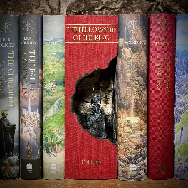 Handmade Gandalf Book Nook – Lord of the Rings Bookshelf Insert