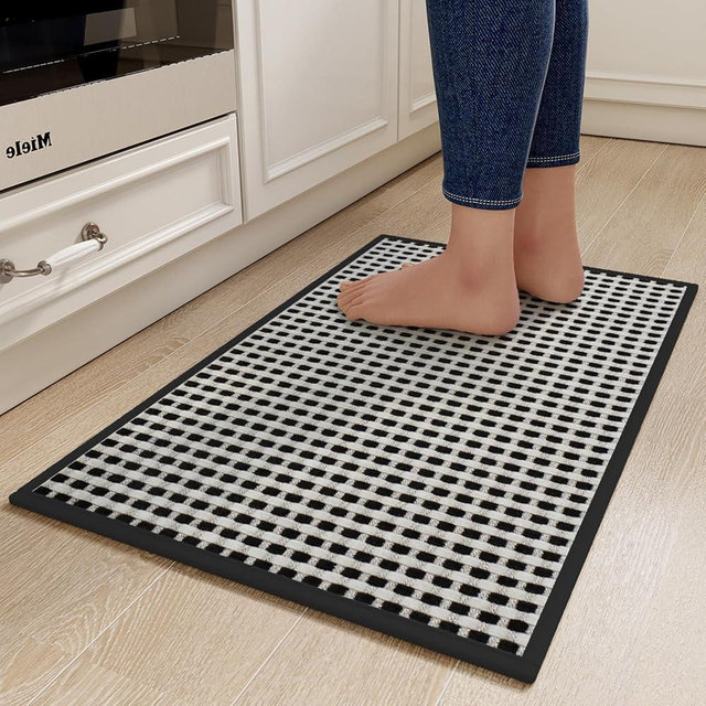 YDKGL Kitchen Mats for Floor, Super Absorbent Kitchen Rugs Non Slip Washable, Rubber Backing Soft Chenille Braided Kitchen Runner Rug Standing Mat Sink Mat, Easy to Clean, Black 17"x30"