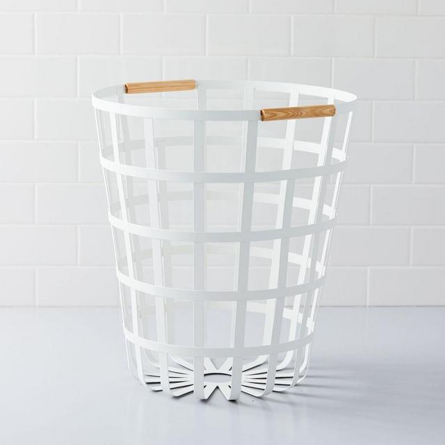 Tosca Basket, Round
