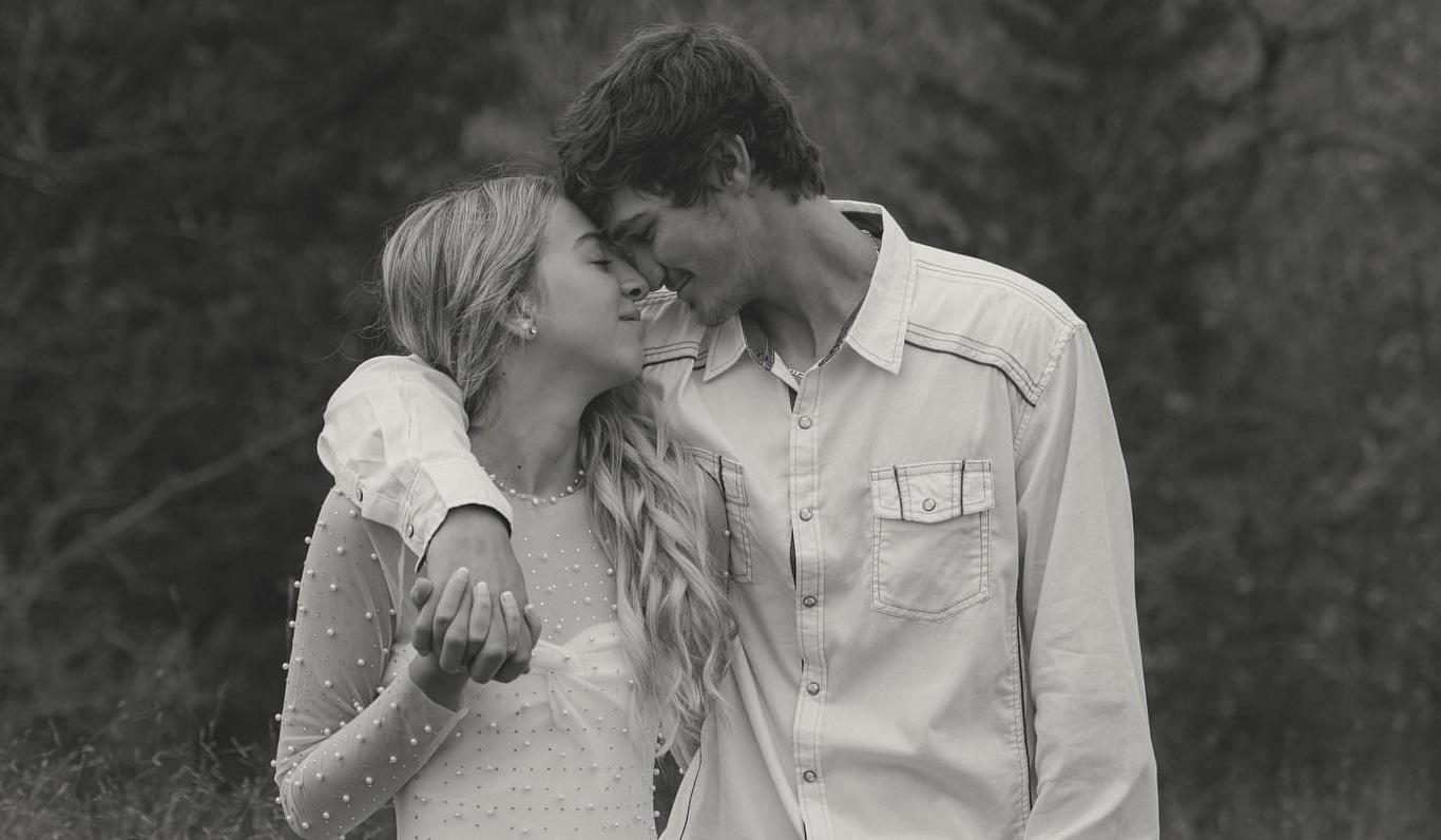The Wedding Website of Chaylee Saunders and Michael Holtkamp