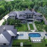 Cruise by Lebron James' Akron Estate