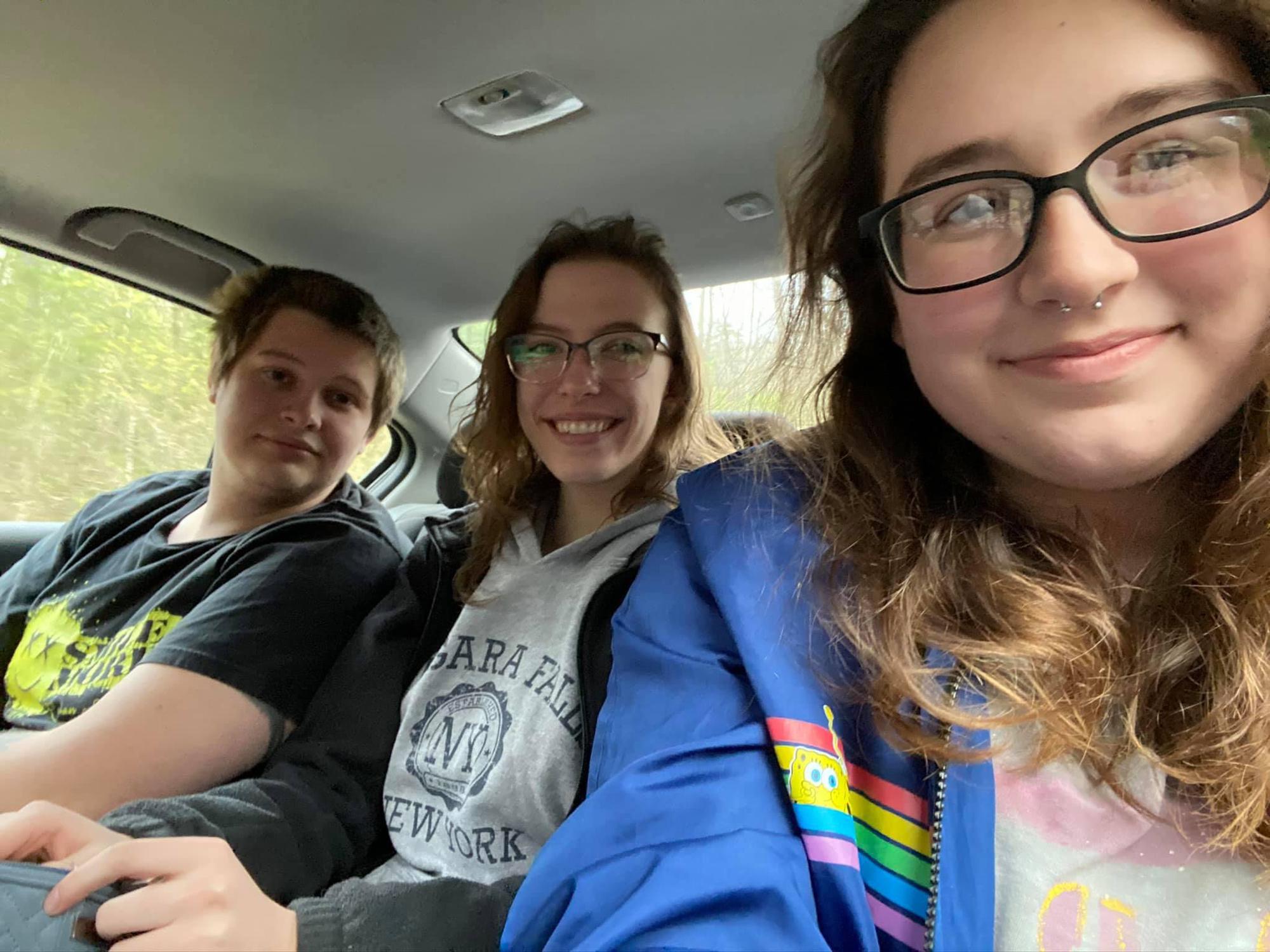 Quentin, Chloe (bridesmaid) and Kayla