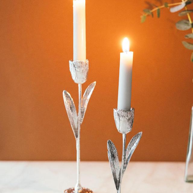 Elegant Silver Leaf Candle Holder Set of 2 - Chic Botanical Decor for Modern Home, Perfect for Dining Room and Wedding Centerpieces