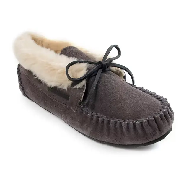 Minnetonka® Chrissy Size 7 Women's Slippers in Grey