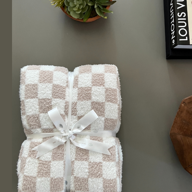 Checkered Buttery Blanket