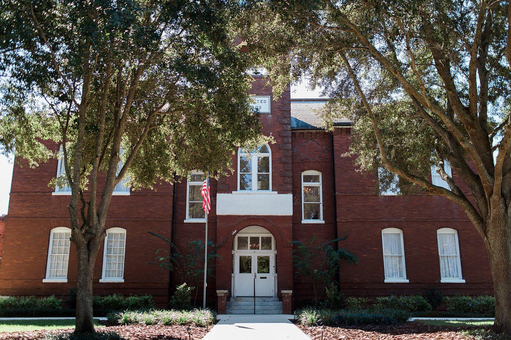 The Wedding Website of Cari Hall and Scott May