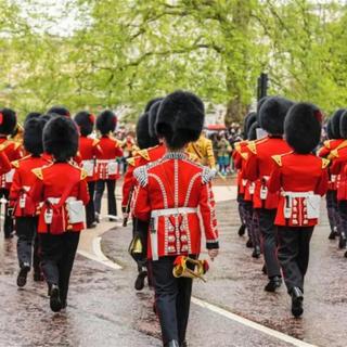 Changing of the Guard & Buckingham Palace for 2 - London