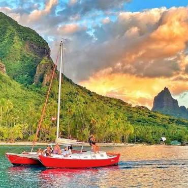 Private sunset catamaran tour of Tahiti