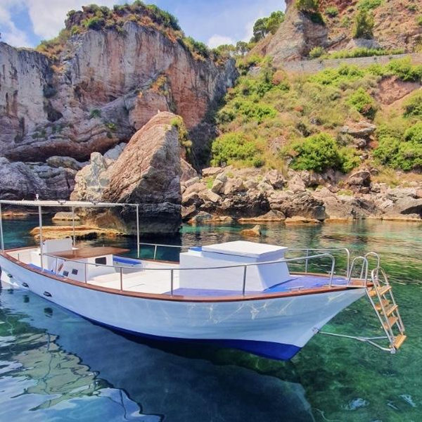 Taormina Boat Ride - Honeymoon
