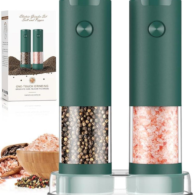 Electric Salt and Pepper Grinder Set Automatic Battery Pepper Mill Shakers Christmas Gifts for Men Adjustable Coarseness Salt and Pepper Shakers Kitchen Gadgets
