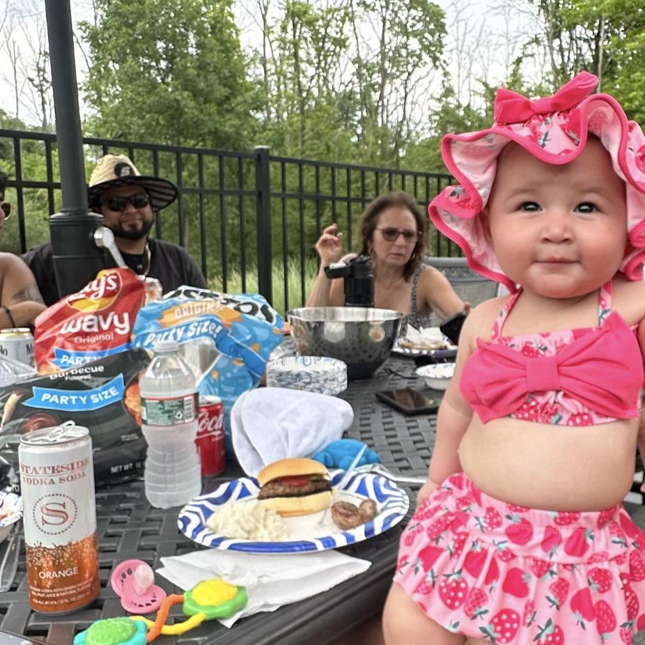 Prettiest flower girl <3