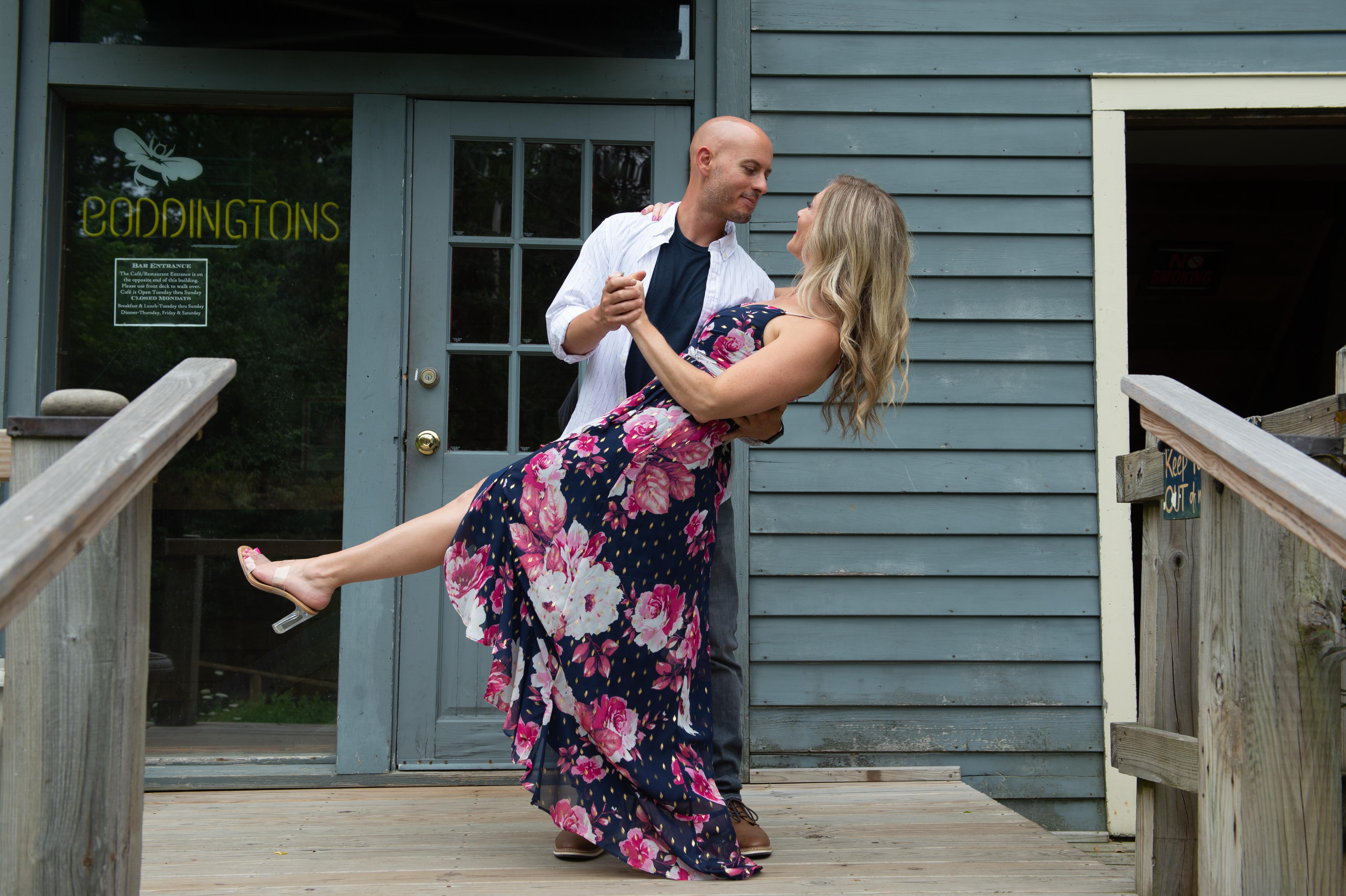 The Wedding Website of Rebecca Robbins and Mark Damiani