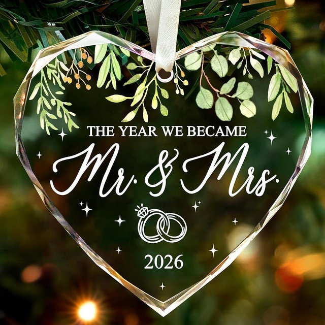 Wedding Gifts -Mr and Mrs Gifts - Wedding Gift for Couples 2026 Bride, Future Mr and Mrs - Bridal Shower Gift - ldeas for Married Newlywed -Glass 1st First Christmas Married Ornament 2026