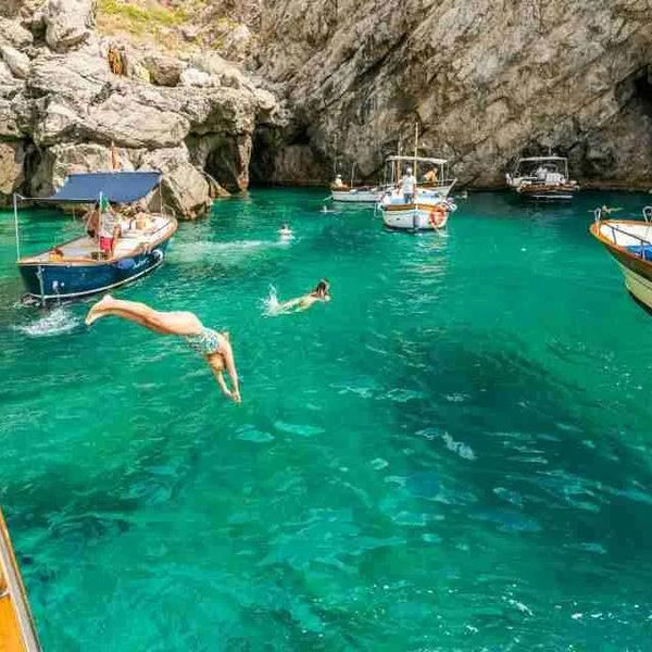 Honeymoon Excursion - Capri’s Blue Grotto Day Trip