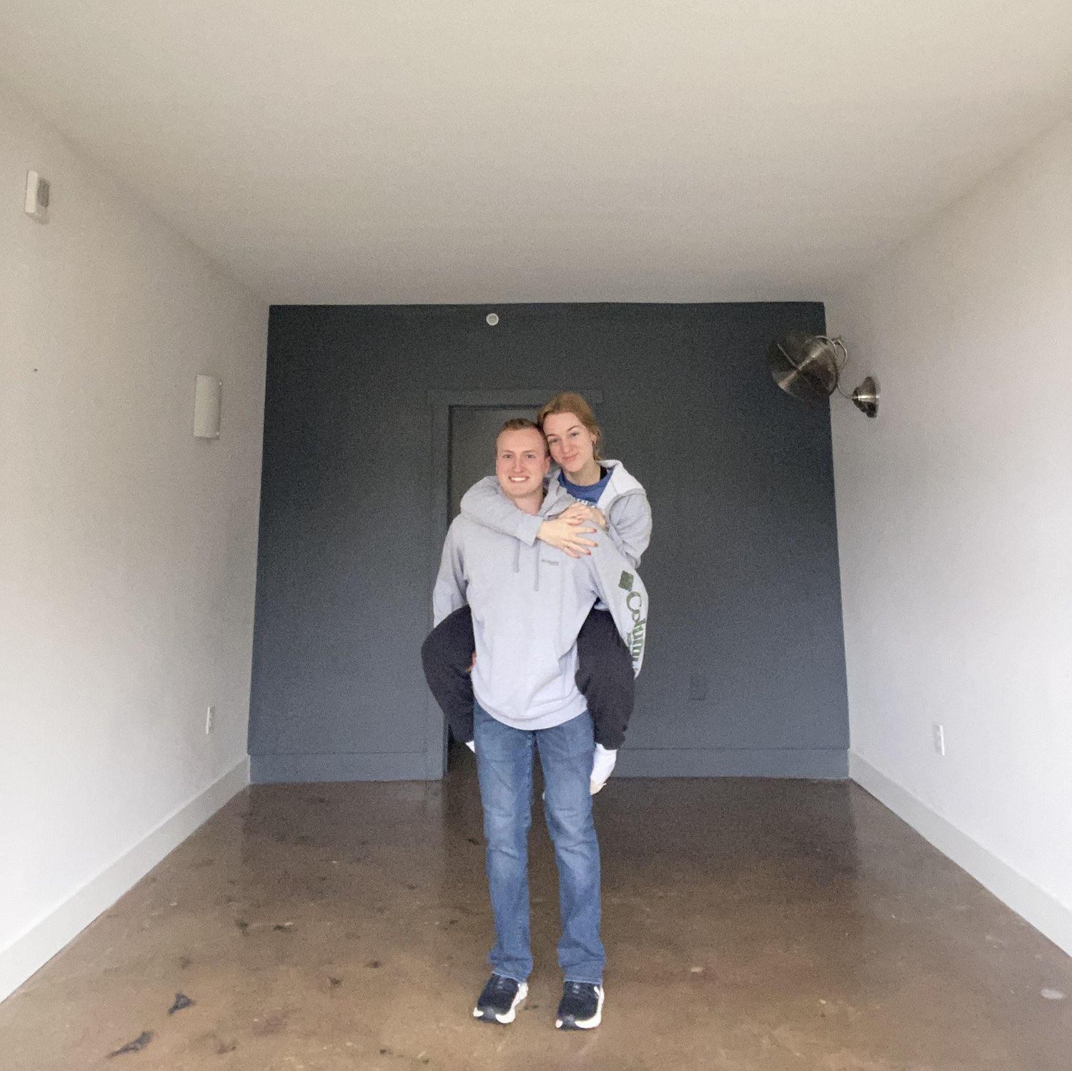 last picture in lauren's empty apt in MOB -- onto a new adventure!
