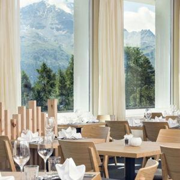Honeymoon: Dinner in St. Moritz