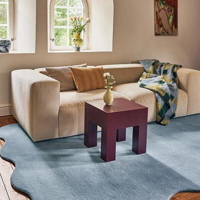 Luxurious Scallop Edge Wool Area Rug in Soft Blue for Modern and Classic Interiors (2.5x9 Ft)