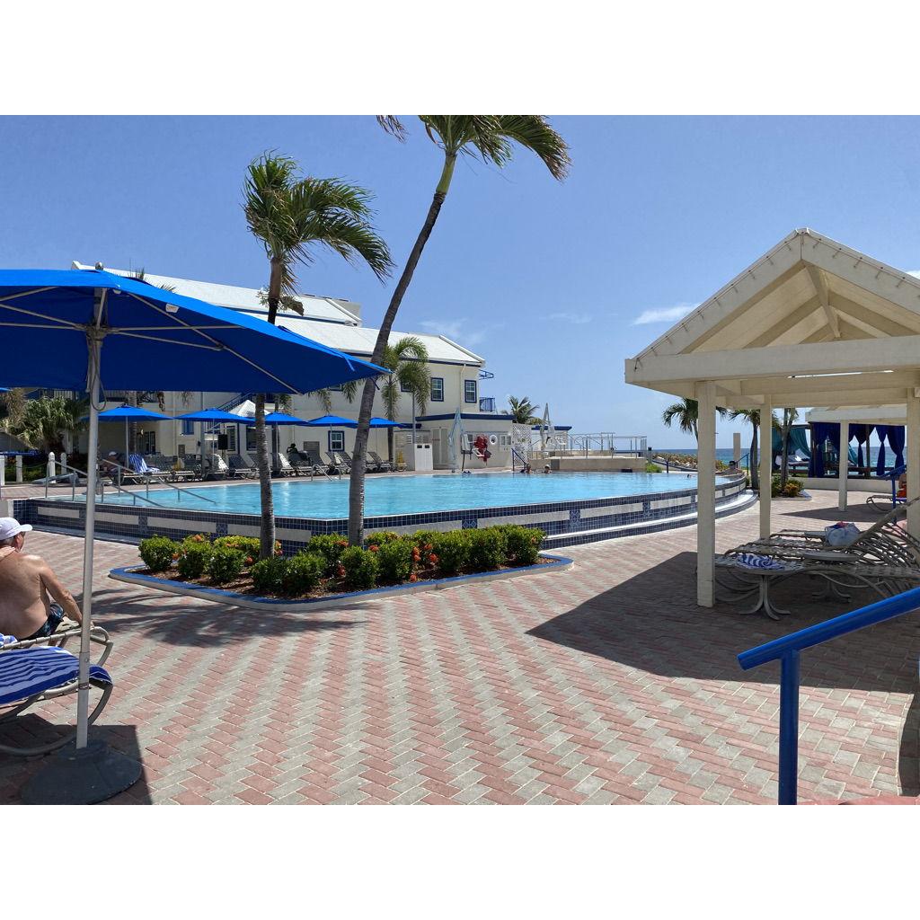 Hilton Pool