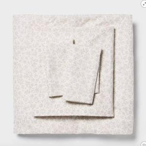 Size FULL - Gray Ditsy Floral - Microfiber Sheet Set - Room Essentials™