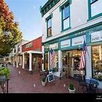 Shopping and Dining in downtown Dahlonega
