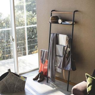 Tower Leaning Ladder With Shelf