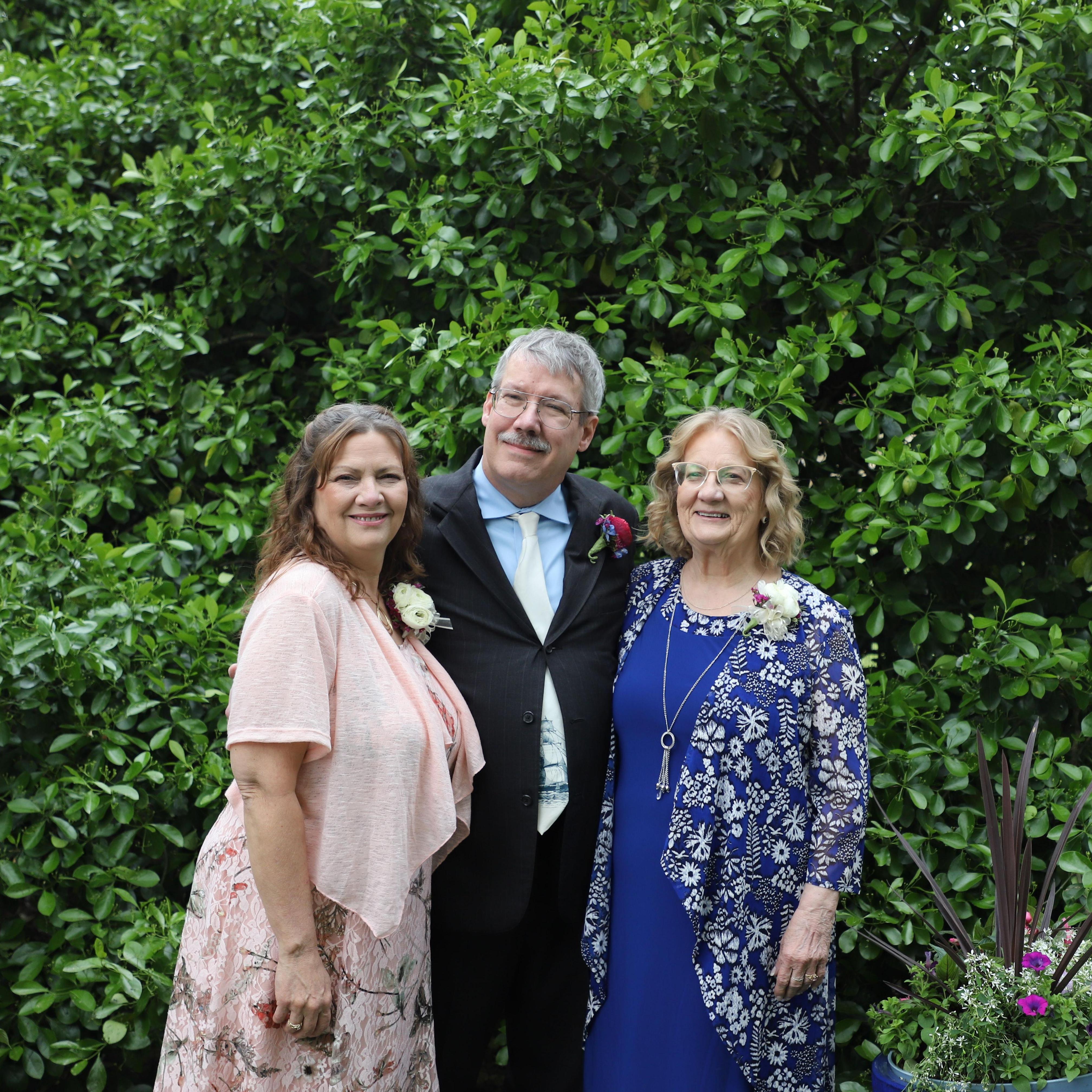 Greg & his family - Denise, Greg & Paula