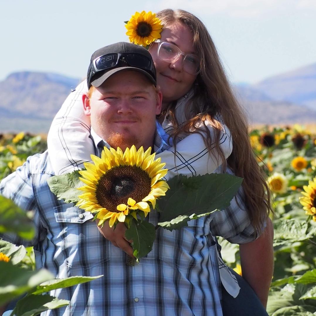 Engagement photo at Apple Annie’s