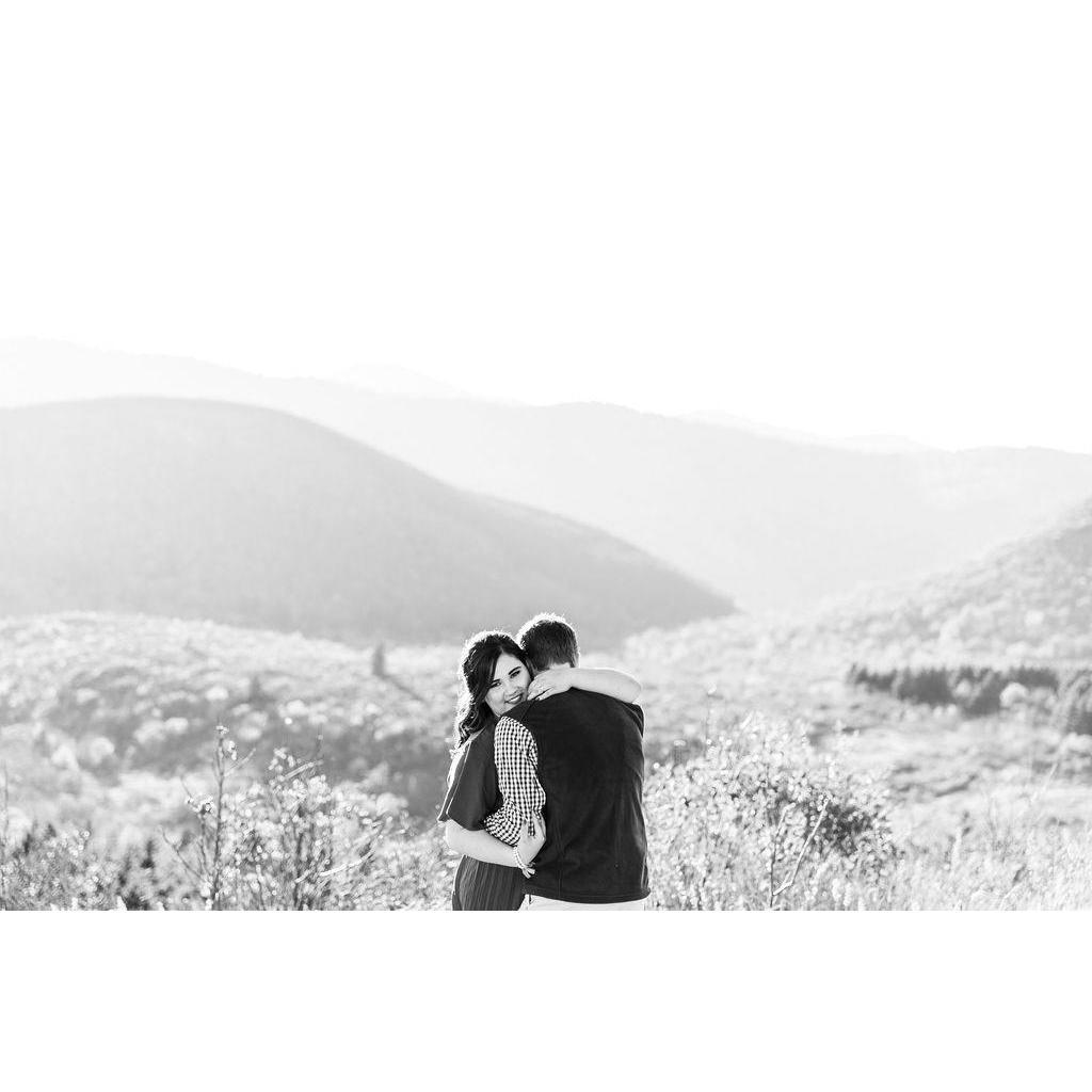 Engagement photos in the mountains.
Photographer: Amber Hatley Photography