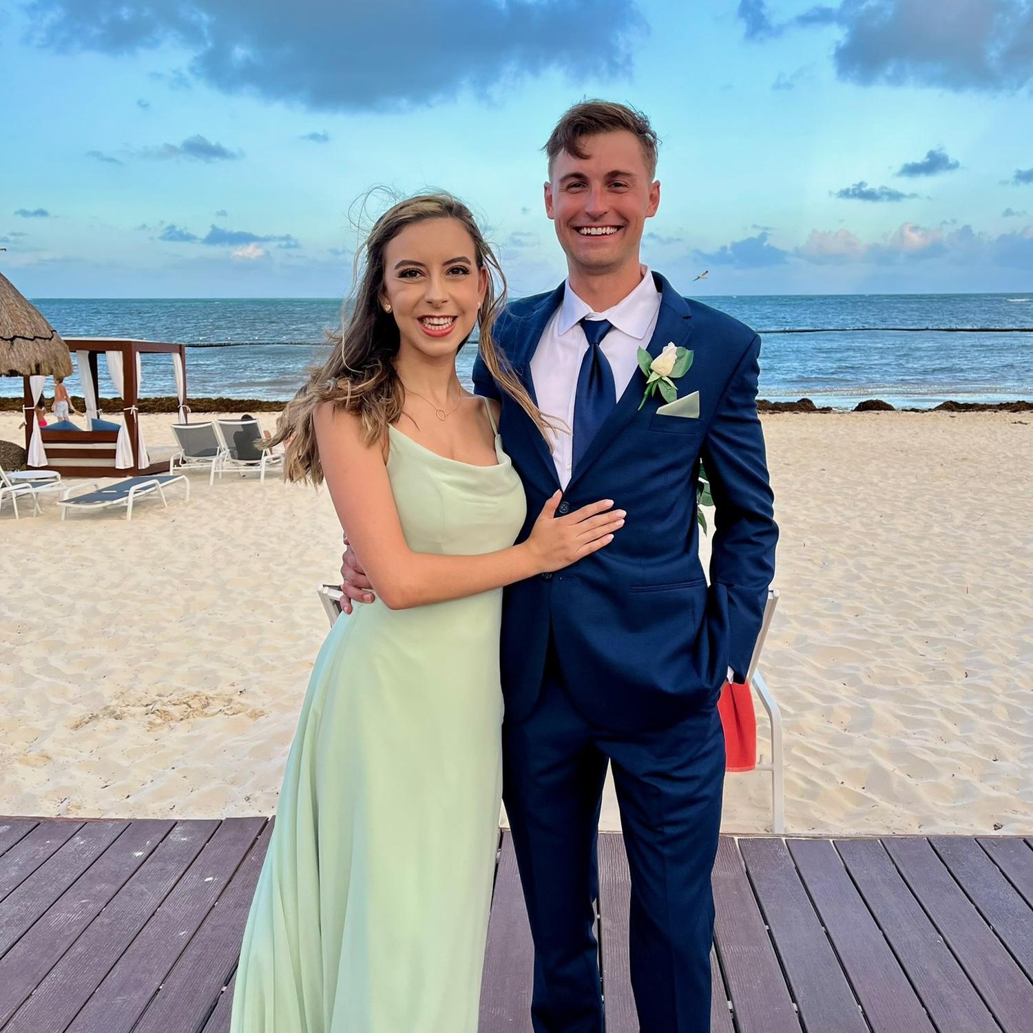 04.23.2022 • Alexis & Mason's wedding in Cancun, Mexico