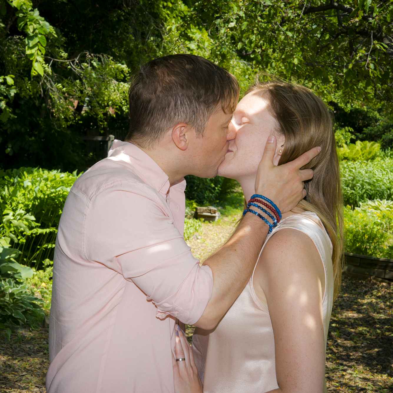 Robert Luna 
Digital Media Alchemist
952-681-0995
Luna Creative Technologies LLC
Consulting | Content | Connection
http://luna.photography/